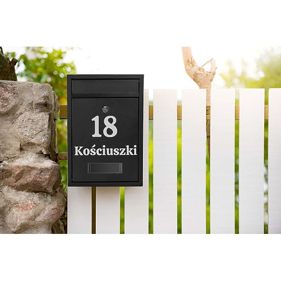 Briefkasten für Briefe Gustav schwarz mit Beschriftungen