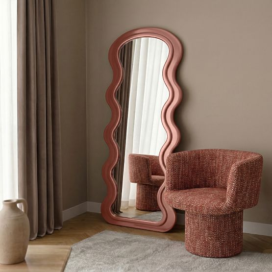 Dekoratives Hängespiegel im Holzrahmen Vale 177x75 cm, wellig, organische Form, Mocha Mousse