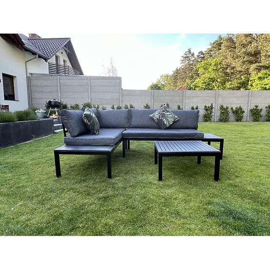 Eckiger Balkon Stahl Kaffeetisch 2 Sofas mit Armlehnen VENTO Schwarz