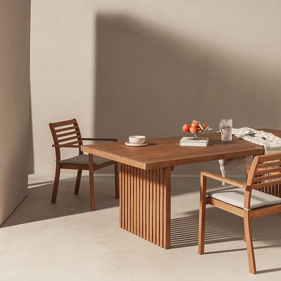 Gartenstuhl Familis ll Eukalyptusholz FSC, Teak-Optik, hellgrau