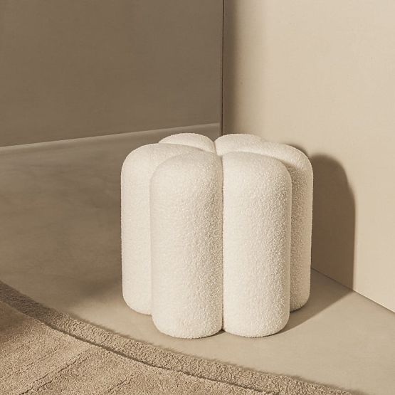 Gepolsterter Pouf Quad, weiß, Bouclé