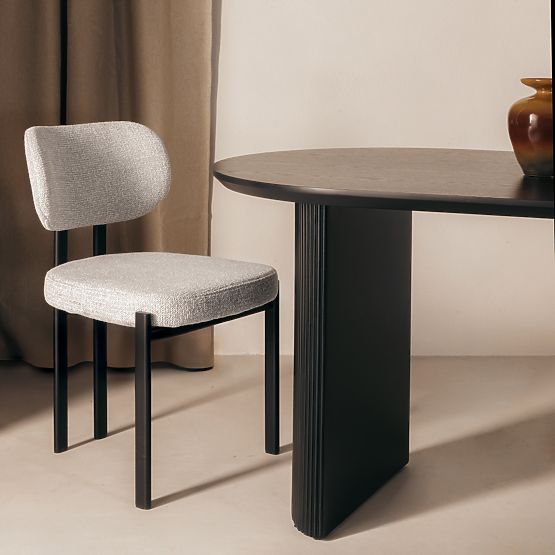 Gepolsterter Stuhl Flare, beige/schwarze Beine