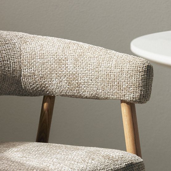 Gepolsterter Stuhl Giovani, beige/Eichenholz, abgerundet