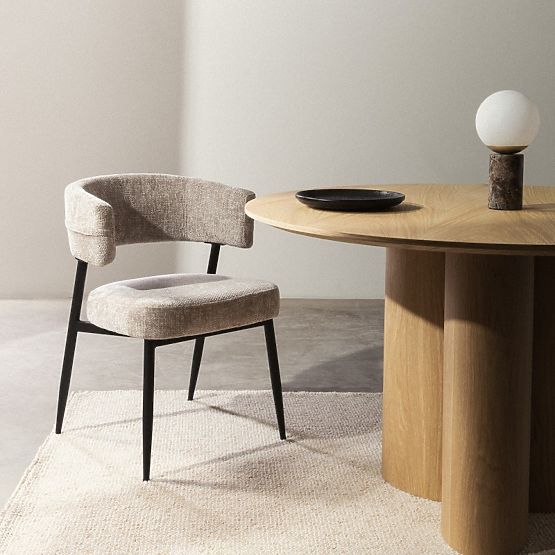 Gepolsterter Stuhl Rosario beige/schwarze Beine