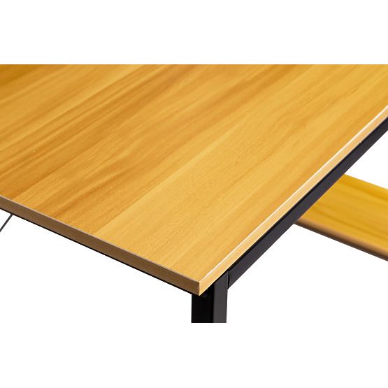 Holztisch mit Regalen im Loft-Stil