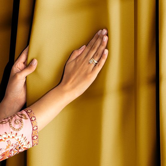 RESTILO Vorhang BLACKOUT Farbe Senf Schärpe klassischer Stil silberne Ösen Material