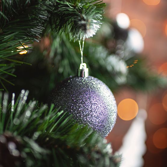 SILBERNE WEIHNACHTSKUGELN 36 STÜCK 311433C