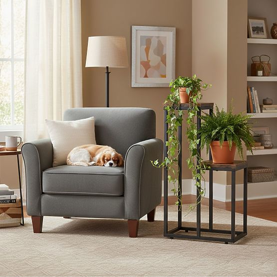 Stehender Blumenständer mit 2 Regalen im Loft-Stil von ModernHome