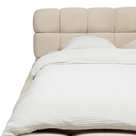 Gepolstertes Bett Nexo 160x200 cm, mit Lattenrost und Stauraum, hellbeige, abgerundete Formen