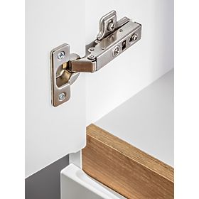 Hoher Schrank mit 2 Türen