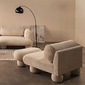 Ovaler Pouf Fragola hellbeige, Bouclé, abgerundete Formen