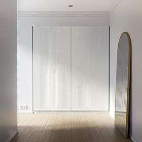 Viertüriger Schrank Neroli, gerillt im Bogen, weiß, lectus
